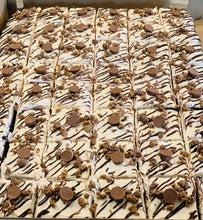 Load image into Gallery viewer, Reese’s Peanut Butter Cake