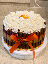 Load image into Gallery viewer, Kit Kat Cake