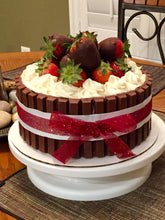 Load image into Gallery viewer, Kit Kat Cake