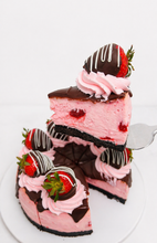 Load image into Gallery viewer, Strawberry Royal Chocolate Crunch Cheesecake