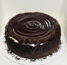 Load image into Gallery viewer, Bailey’s Irish Cream Cheesecake