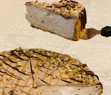 Load image into Gallery viewer, Turtle Cheesecake