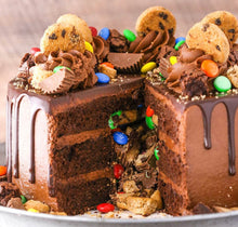 Load image into Gallery viewer, Candy Surprise Cake