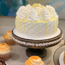 Load image into Gallery viewer, Lemon Cake